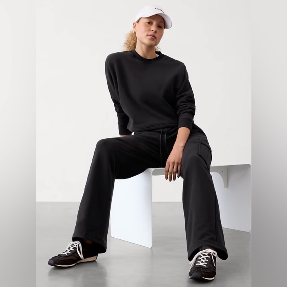 NWT Athleta Forever Fleece Dolman Crop Sweatshirt Size Small Black - Picture 4 of 8